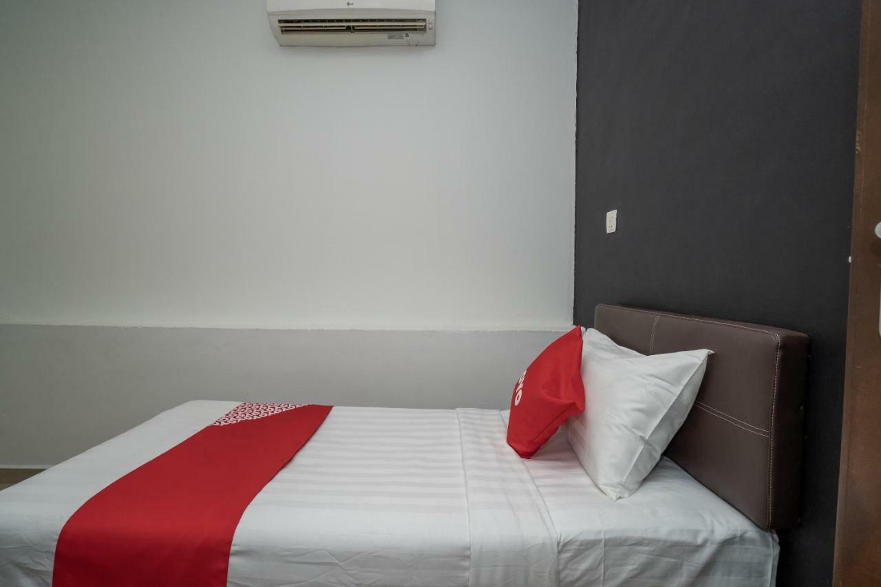 Oyo 1167 Rest And Go Hotel Klang Exterior foto