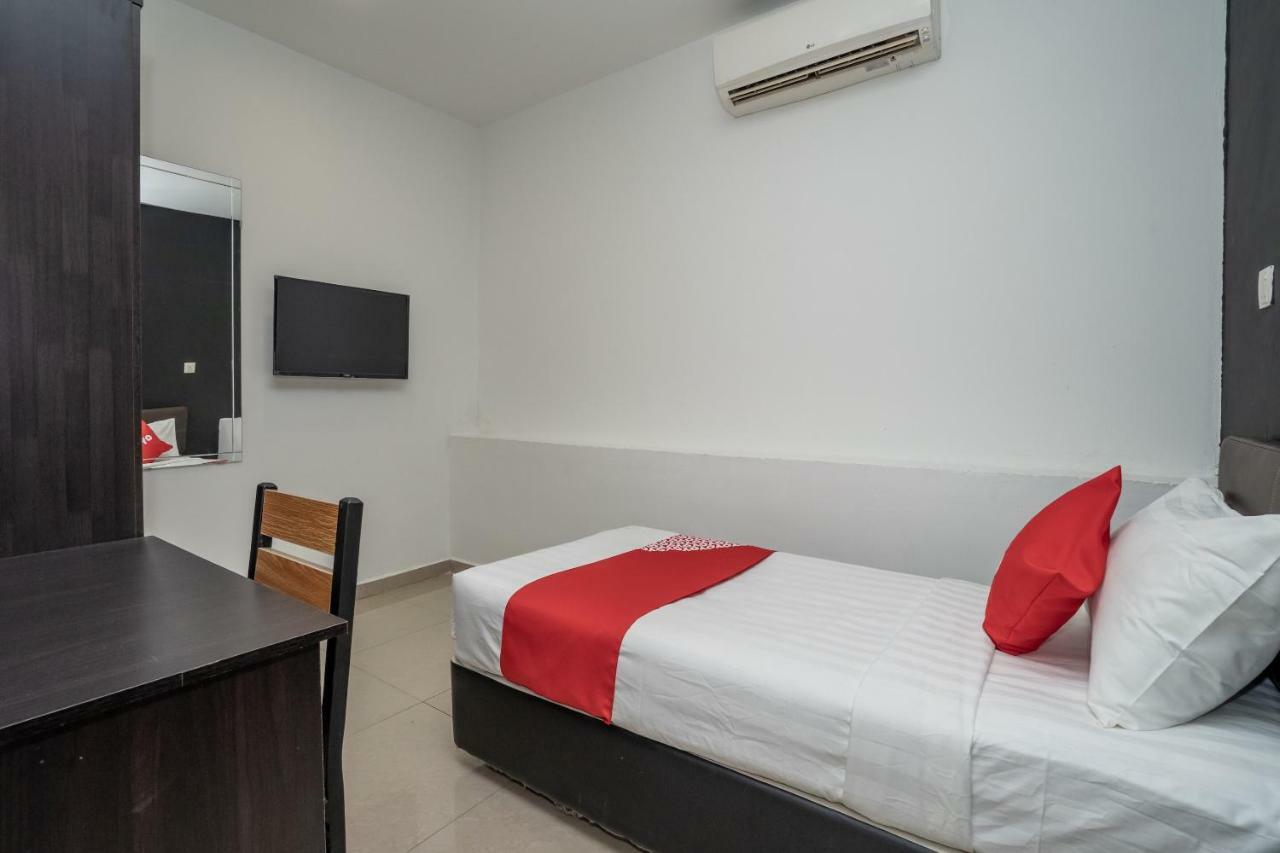 Oyo 1167 Rest And Go Hotel Klang Exterior foto
