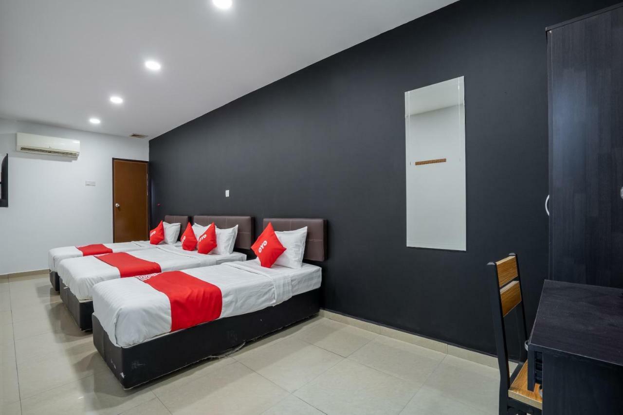 Oyo 1167 Rest And Go Hotel Klang Exterior foto