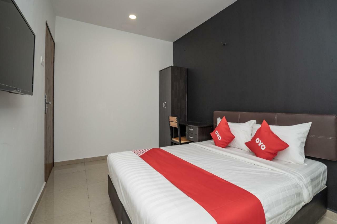 Oyo 1167 Rest And Go Hotel Klang Exterior foto